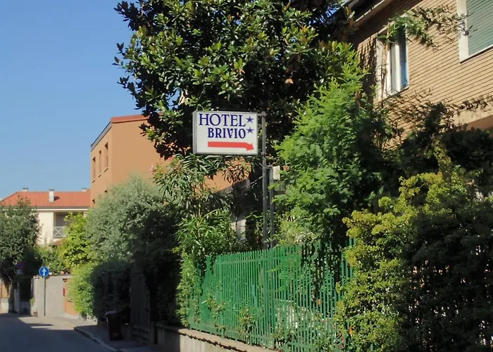 ホテル オテル ブリヴィオ 2*